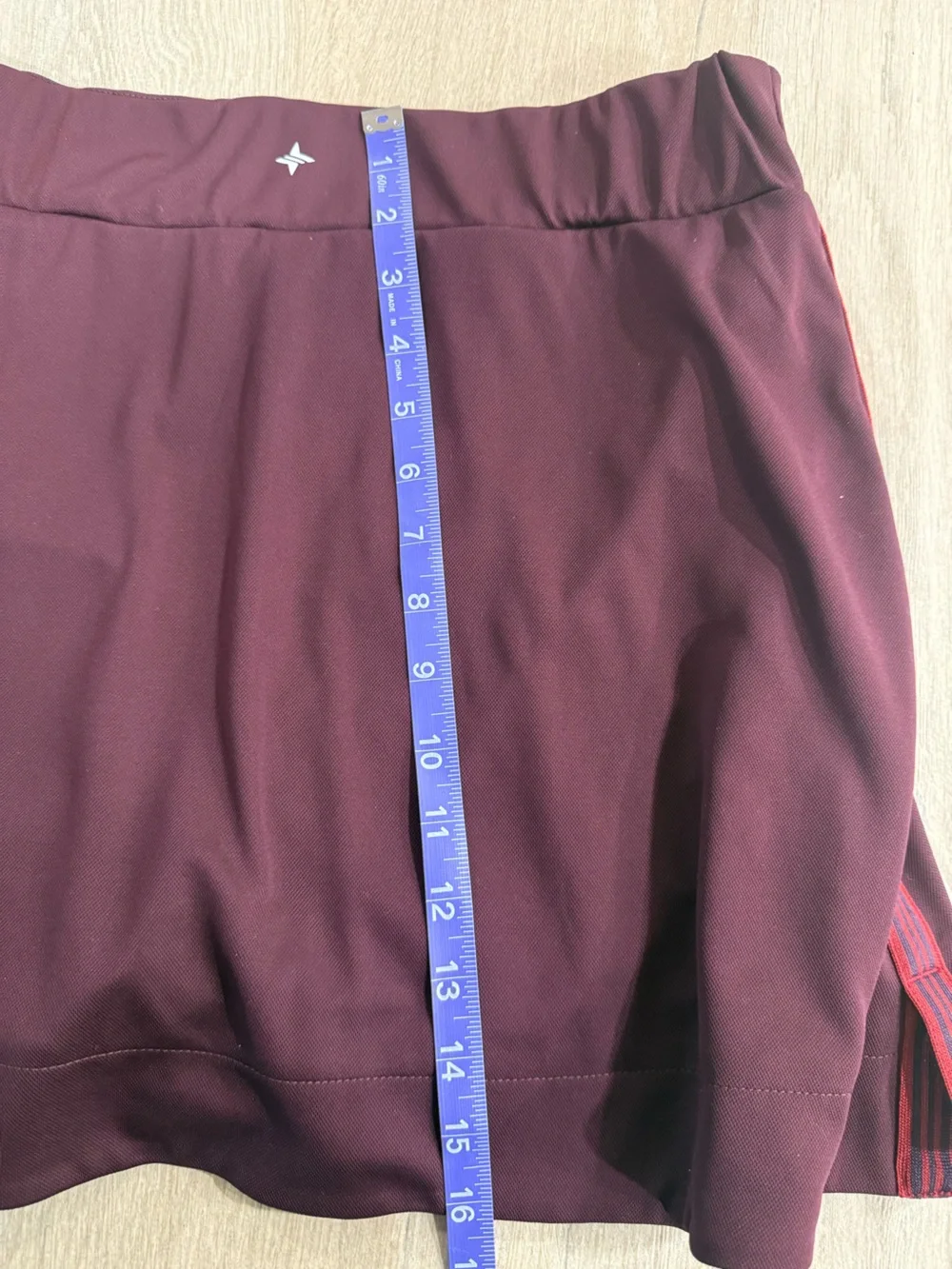 Tuckernuck Karrie Golf Skirt Wine Fall Burgundy Performance Stretch Skort Sz Med